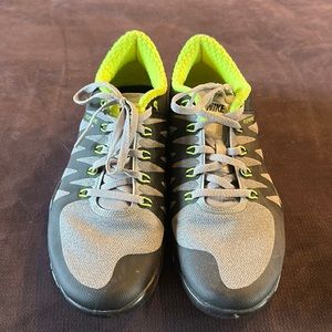 Men’s Nike Flywire Tennis Shoes